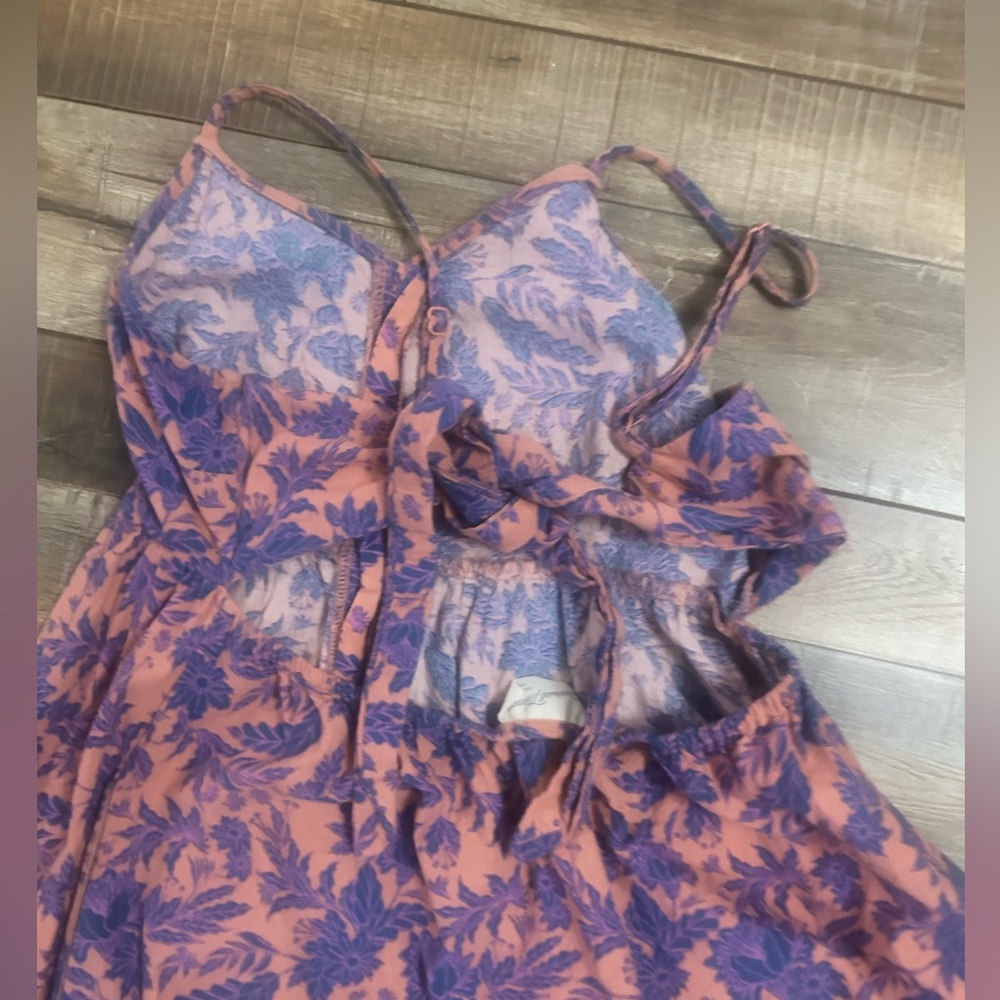 Cute Universal Thread Dress - Picture 4 of 5